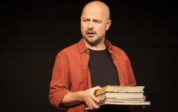 Obraz Główny: „Bóg mordu”, reżyseria Tomasz Man. Fot. Roman Jocher