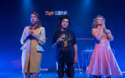 Obraz Główny: „Café Luna” w reż. Józefa Opalskiego. Fot. Roman Jocher