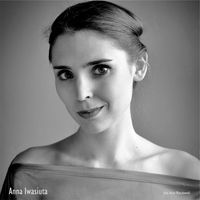 Anna Iwasiuta jako Helenka, pokojowa Idalii