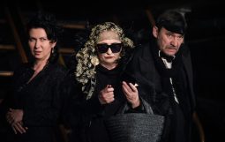 Obraz Główny: Grzegorz Wolf w spektaklu ,,Tango – na pełnym morzu’’ Sławomira Mrożka w reżyserii Krzysztofa Babickiego
Fot. Roman Jocher

