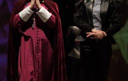Obraz Główny: Beata Buczek-Żarnecka w spektaklu „Trzej muszkieterowie” Marty Guśniowskiej w reżyserii Rafała Szumskiego
 Fot. Roman Jocher
