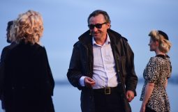 Obraz Główny: Grzegorz Wolf Grzegorz Wolf w spektaklu ,,Marlena Dietrich. Iluzje’’ w reżyserii Jacka Bały
Fot. Roman Jocher
