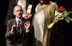 Obraz Główny: Elżbieta Mrozińska w spektaklu ,,Pułapka’’ Tadeusza Różewicza w reżyserii Krzysztofa Babickiego
Fot. Roman Jocher