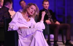 Obraz Główny: Beata Buczek-Żarnecka w spektaklu ,,Czarodziejska góra’’ Thomasa Manna w reżyserii Jacka Bały
Fot. Roman Jocher
