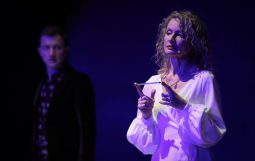 Obraz Główny: Beata Buczek-Żarnecka w spektaklu ,,Czarodziejska góra’’ Thomasa Manna w reżyserii Jacka Bały
Fot. Roman Jocher
