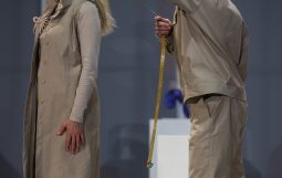 Obraz Główny: Olga Barbara Długońska w spektaklu 