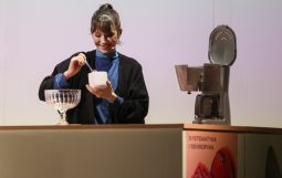 Obraz Główny: Weronika Nawieśniak w spektaklu 