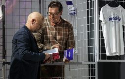 Obraz Główny: Szymon Sędrowski w spektaklu 