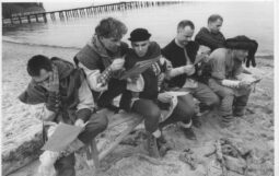 Obraz Główny: Andrzej Richter drugi od prawej, Sen nocy letniej, 1997, foto Ewa Grabowska - Sadłowska