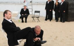 Obraz Główny: od prawej Andrzej Richter z Rafałem Kowalem, Proces, 2009, foto Marcin Marzec
