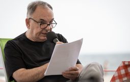 Obraz Główny: ,,Rodzinne czytanki nad morzem'' fot. Roman Jocher