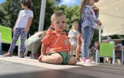 Obraz Główny: ,,Rodzinne czytanki nad morzem'' fot. Karolina Procelli