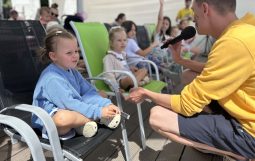 Obraz Główny: ,,Rodzinne czytanki nad morzem'' fot. Karolina Procelli