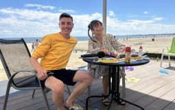 Obraz Główny: ,,Rodzinne czytanki nad morzem'' fot. Karolina Procelli
