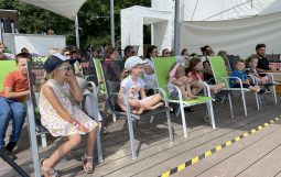 Obraz Główny: Rodzinne czytanki nad morzem