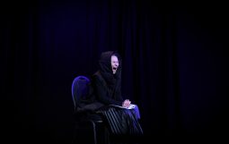 Obraz Główny: Agnieszka Bała Jeszcze tu jesteś foto Roman Jocher