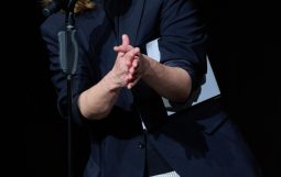 Obraz Główny: Dyrektorka Naczelna i Artystyczna Teatru Miejskiego Marta Miłoszewska podczas otwarcia 18. Finału Gdyńskiej Nagrody Dramaturgicznej fot. Piotr Pędziszewski