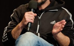 Obraz Główny: Kuba Zubrzycki, reżyser sztuki ,,Biedermannowie'' fot. Piotr Pędziszewski