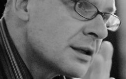 Obraz Główny: Piotr Cieplak Fot. Marcin Marzec/ archiwum Teatru Miejskiego w Gdyni